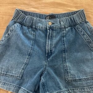 GAP Women's Elastic Waist Denim Shorts in Medium Blue
